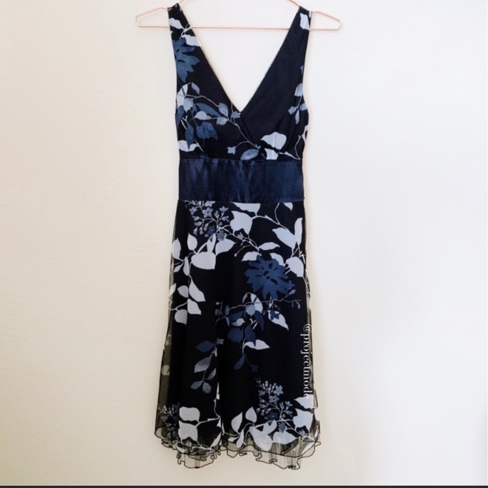 Beautiful flowy cocktail dress